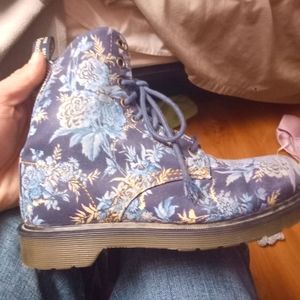 Dr Martens floral boots